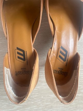 Zapatos de tacón elegantes