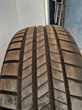 Neumático Bridgestone Turanza 215/55R17 98H