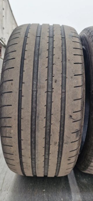 Neumáticos Goodyear Eagle F1 245/40/19 98Y