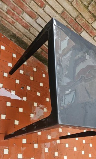 Mesa de exterior de plástico negra