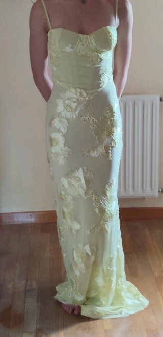 Vestido largo de fiesta amarillo floral a estrenar