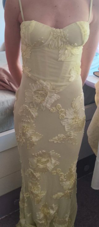 Vestido largo de fiesta amarillo floral a estrenar