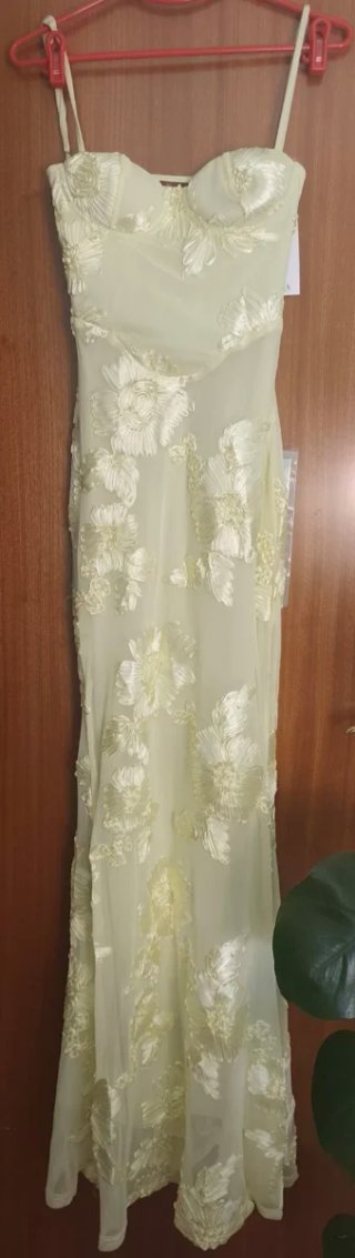 Vestido largo de fiesta amarillo floral a estrenar