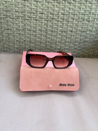 Óculos de Sol Miu Miu Tartaruga