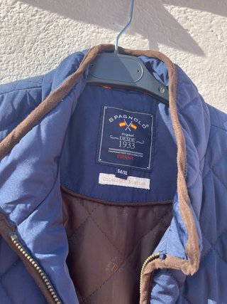 Chaquetón acolchado azul marino y marrón