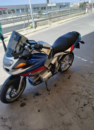 BMW R1100S Moto Deportiva