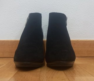 BOTINES NEGROS DE CUERO