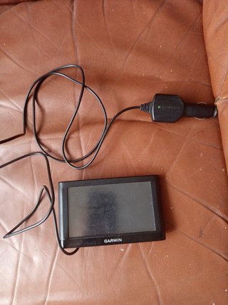 GPS Garmin con cargador de coche