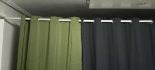 Cama individual con 2 mesitas de noche