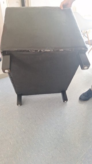 Sillón de oficina negro y gris
