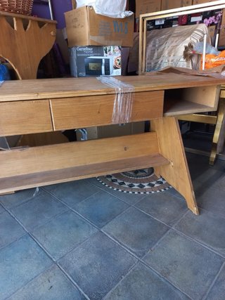 Mostrador de madera maciza con cristal
