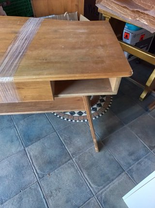 Mostrador de madera maciza con cristal