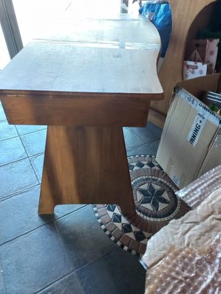 Mostrador de madera maciza con cristal