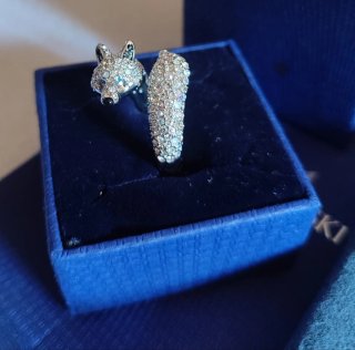 Anillo Swarovski Lobo Polar Berenstain