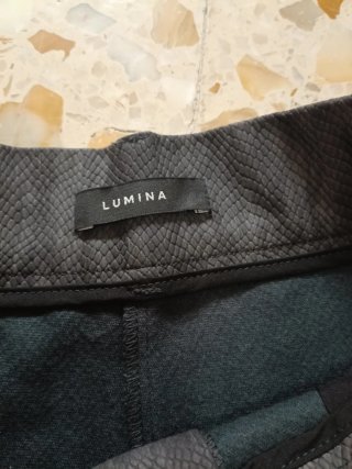 Pantaloncino donna similpelle grigio