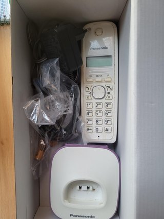 Teléfono Inalámbrico Panasonic Blanco y Morado