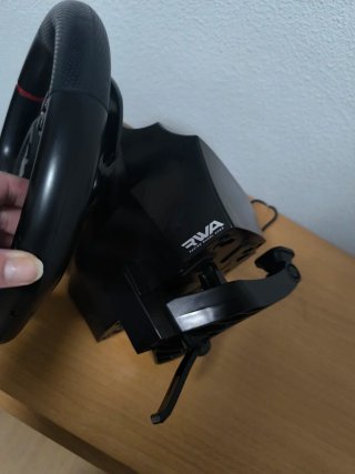 Volante Hori RWA PS4/PS5 con Pedales