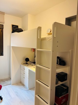 Cama alta IKEA con escritorio y armario