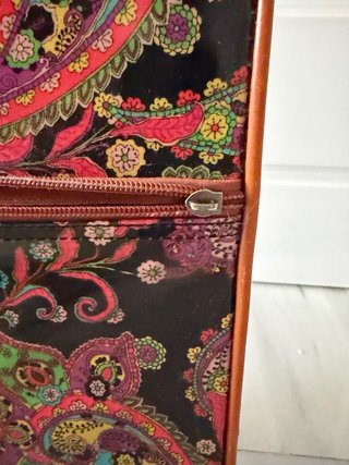 Maleta de mano con estampado paisley