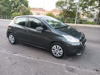 Peugeot 208 2012
