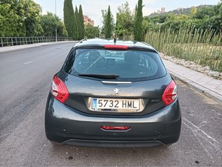 Peugeot 208 2012