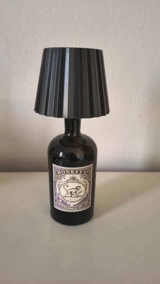 Lampada LED con bottiglia Monkey 47