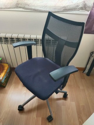 Mesa y silla para estudio