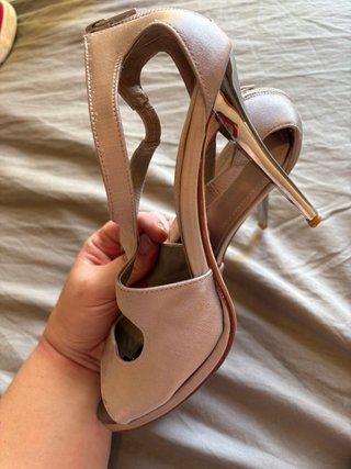 Zapatos Gloria Ortiz Talla 38 Champán