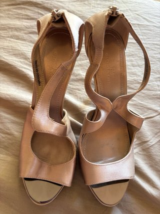 Zapatos Gloria Ortiz Talla 38 Champán