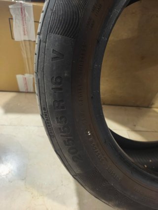 Neumático Continental 205/55/16 V