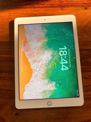 iPad 6ª Gen 32GB Wi-Fi Plata