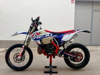 Moto Rieju MR 300 PRO Six Days France 33h y 972km