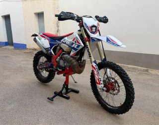 Moto Rieju MR 300 PRO Six Days France 33h y 972km