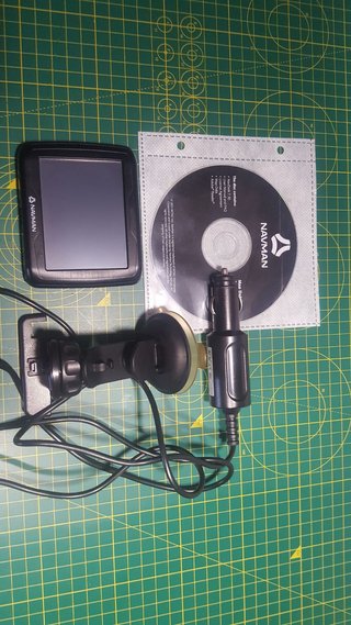 Navegador GPS NAVMAN con cargador y CD