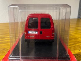 Escala 1/24 citroen jumpy roja
