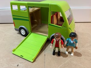 Lote Playmobil Camión y Figuras