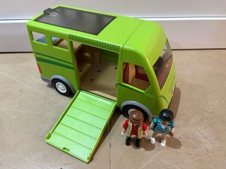 Lote Playmobil Camión y Figuras