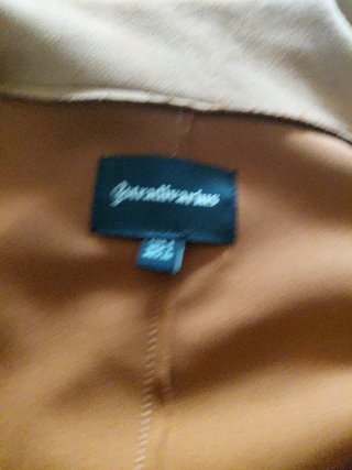 Gabardina ante Stradivarius