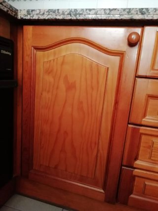 Puertas de cocina de madera (15€ cada puerta)