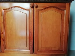 Puertas de cocina de madera (15€ cada puerta)