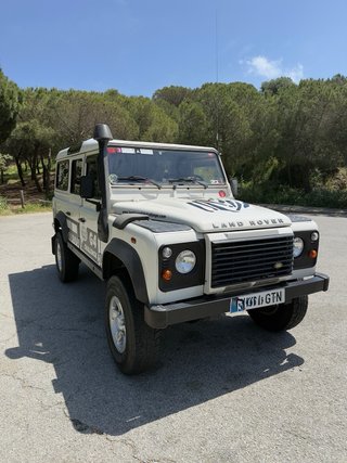 Land Rover Defender 2010