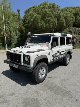 Land Rover Defender 2010