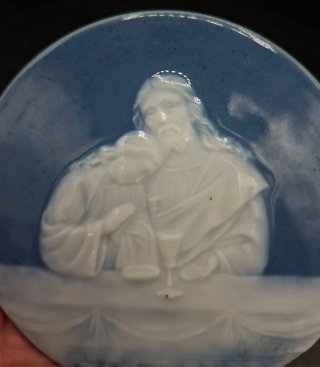 Medallón en porcelana de Limoges firmada