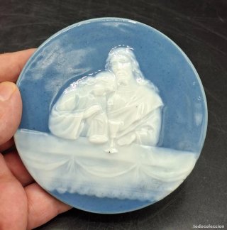 Medallón en porcelana de Limoges firmada