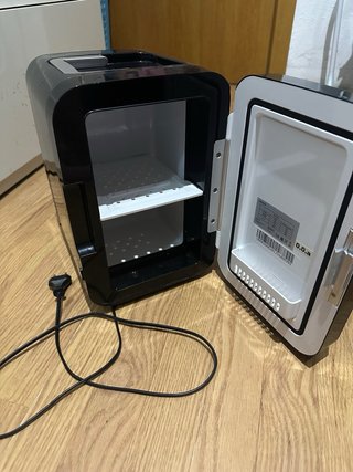 Mini nevera como nueva