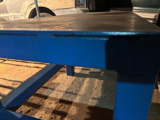 Mesas de trabajo azul robustas
