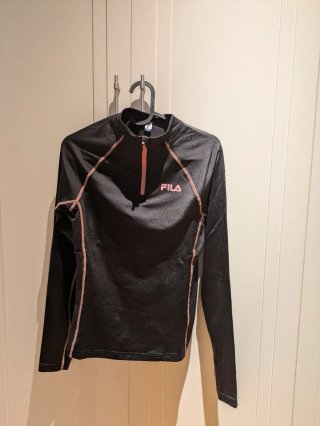 Fila Top Manga Larga Negro y Rosa