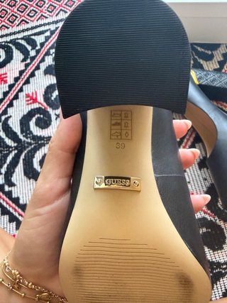 Décolleté Guess Pialy Pelle Nere