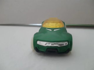 Coche de juguete verde