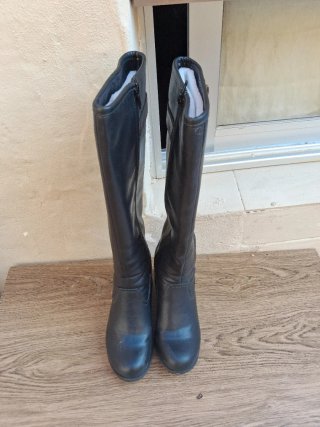 Botas altas de cuña negras nuevas Con cremalleras